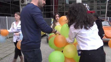 İstanbul Down Sendromlu Çocuklar Klasik Otomobille Tur Attı