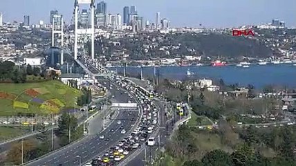 15 Temmuz Şehitler köprüsü üzerinde polis aracı yandı