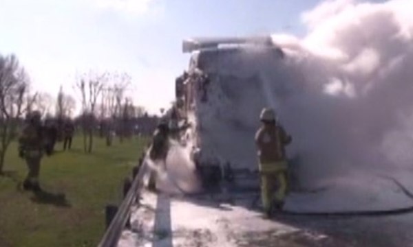 TEM Otoyolu Esenler mevkiinde yangın