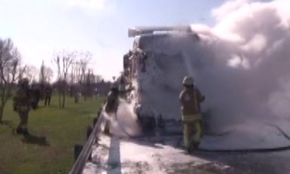 TEM Otoyolu Esenler mevkiinde yangın