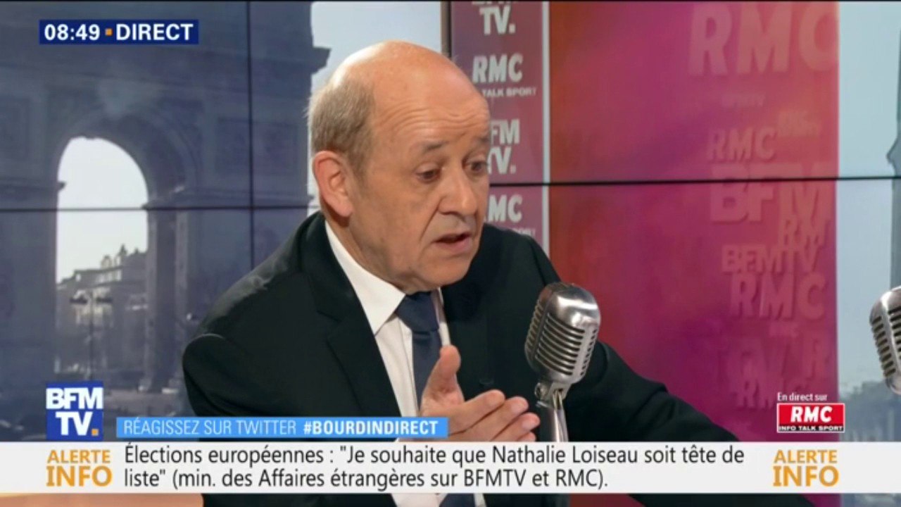 "C'est l'Algérie qui décide de son avenir": Jean-Yves Le Drian dit regarder avec attention "la situation en Algérie"