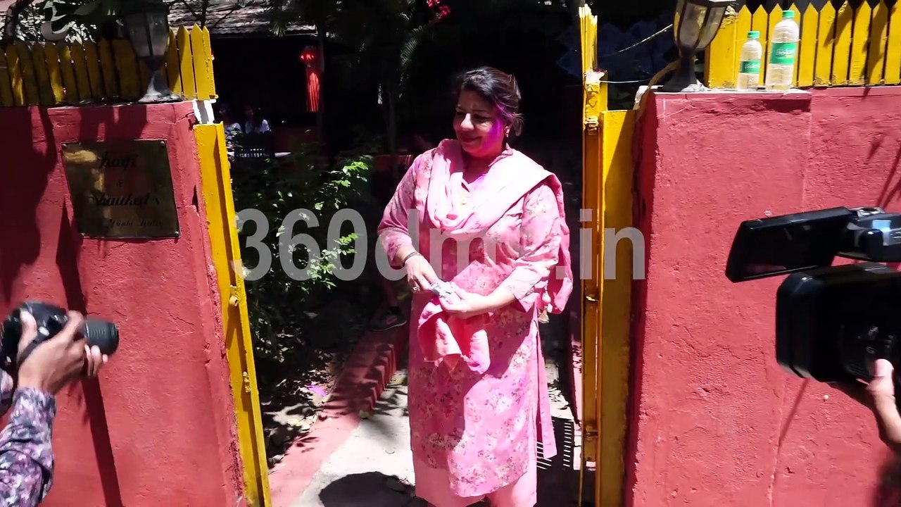 Shabana Azmi Host Holi Party with Farhan Akhtar, Shibani Dandekar and Others