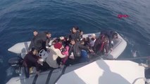İzmir Sahil Güvenlikten Kaçak Göçmen Operasyonu