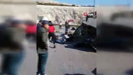 Çiğli'de, down sendromlu çocukları ve ailelerini taşıyan midibüs, devrildi