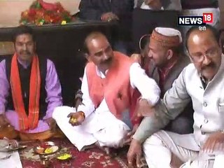 अल्मोड़ा से बीजेपी प्रत्याशी अजय टम्टा ने पूजा अर्चना के साथ की चुनाव अभियान की शुरुआत