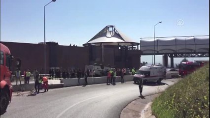 İzmir'de Servis Minibüsü Devrildi: 20 Yaralı