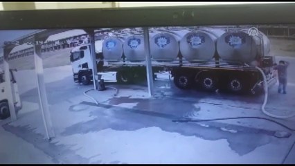 Denizli'deki deprem güvenlik kamerasında