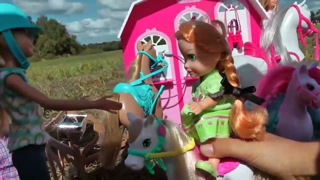 Équitation ! Elsa & Anna les tout - petits- Chevaux Stable