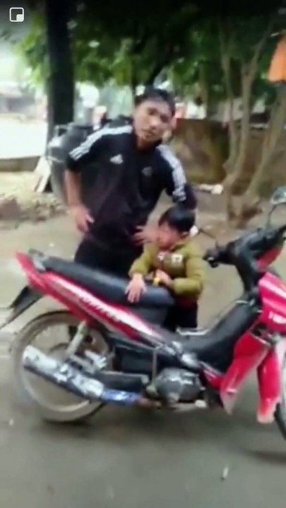 Phẫn nộ khi vợ chồng cãi nhau nhưng con chịu đòn