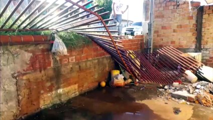 Casa é invadida por veículo no Parque dos Ipês