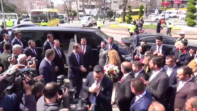 Hazine ve Maliye Bakanı Berat Albayrak:'Türkiye’de 25 yıldır artık marka olmuş bir belediyecilik liderlik ekolü var. Cumhurbaşkanımız buna çeyrek asır önce Türkiye’yi de değiştirecek ve dönüştürecek şekilde başladı'