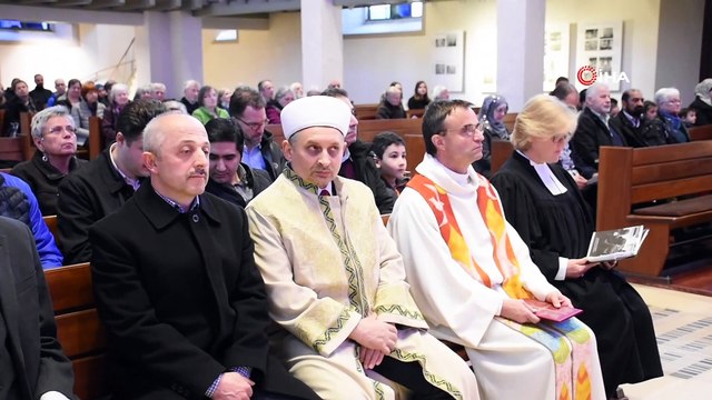 - Yeni Zelanda kurbanları için Hristiyan, Yahudi ve Müslümanlardan ortak tören