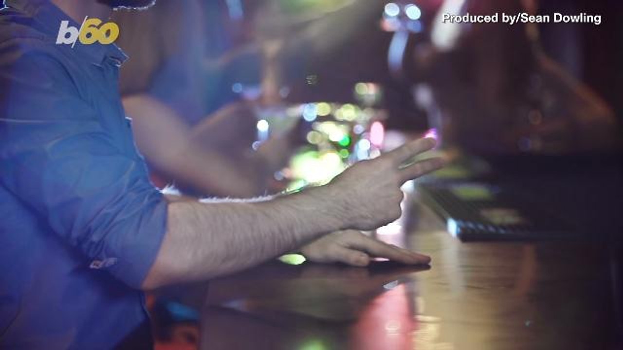 Stop Making These 5 Mistakes When Ordering Drinks at a Bar