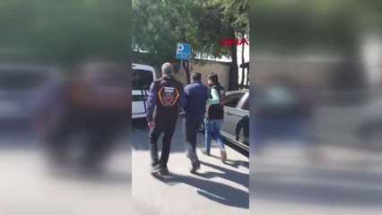 Senagalli Turistin Şikayetçi Olduğu Taksiciye Meslektaşlarından Dayak