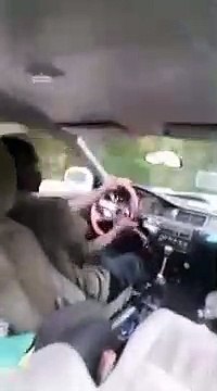 Surtout, bien penser à mettre son frein à main !