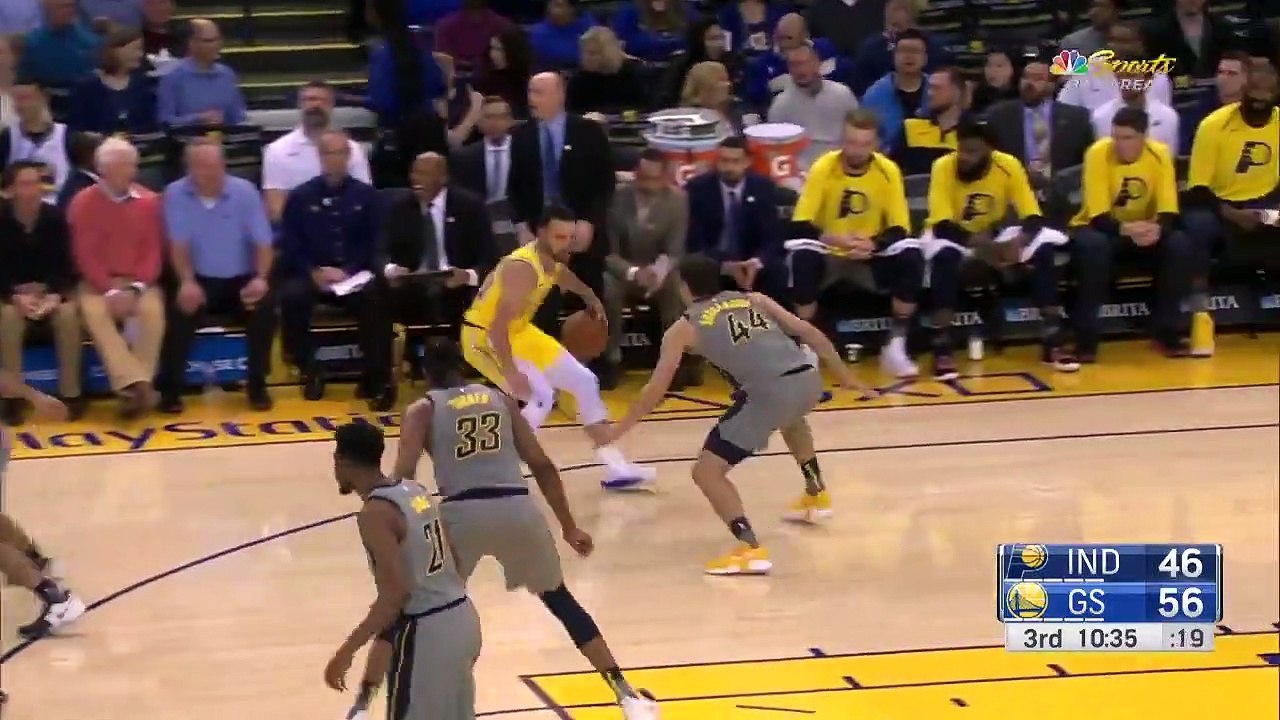 Stephen Curry part (encore) avant de regarder s...