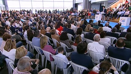 Casado apela a la "unidad" del voto de la derecha