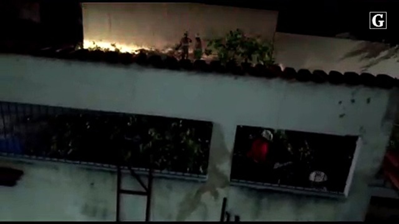 Árvore cai em cima de carro em Itararé