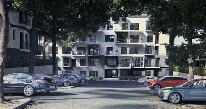 بنتهاوس فاخر نصف تشطيب في ايست تاون سوديك