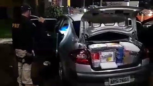 Veículos carregados com mercadorias são apreendidos pela PRF na BR-277