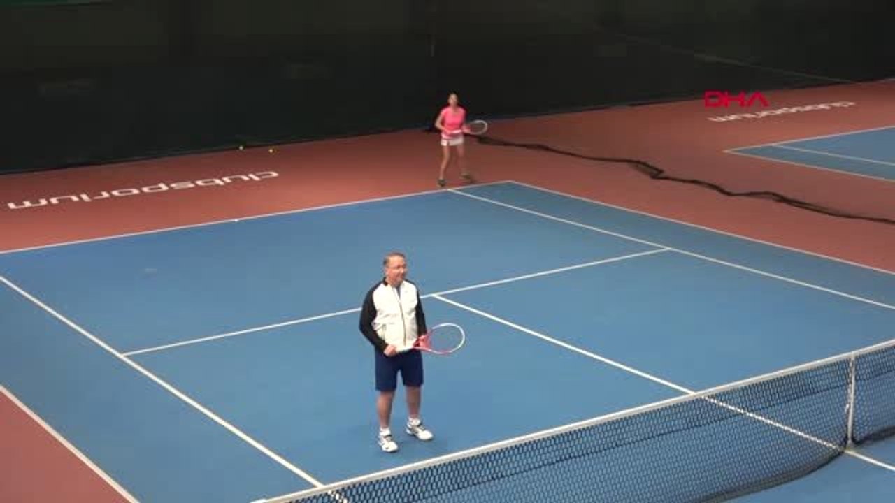 Spor Hülya Avşar ile Cengiz Durmuş Kortta Bir Araya Geldi