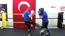Bursa 7 Kez Türkiye Şampiyonu Milli Kick-boksçu Muhtar Adayı Oldu