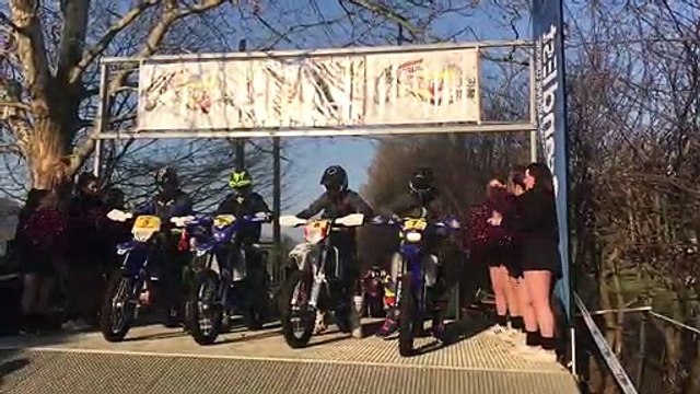 Départ de l enduro Val de Lorraine Classic à Faulx