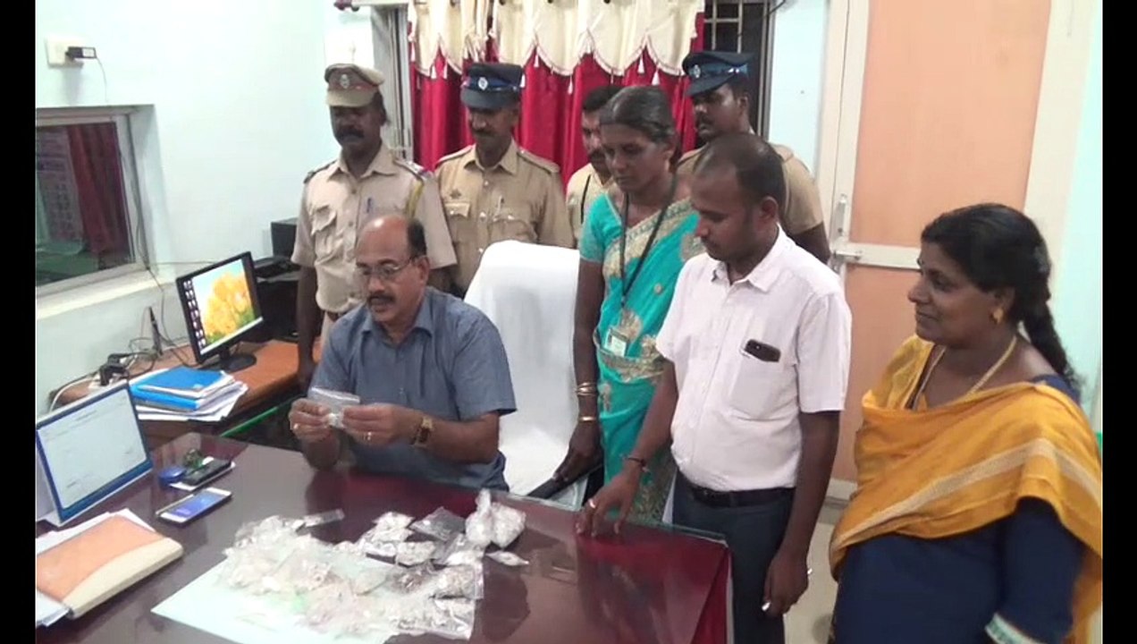 குமரியில் வாகன சோதனையில் 2 கிலோ வெள்ளி பொருட்கள...