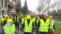 À Tourcoing, les gilets jaunes défilent dans une ambiance bon enfant