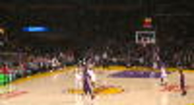 Kuzma drains half court buzzer-beater