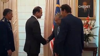 PM Imran Khan introduces Director General ISI to visiting Malaysian head of the state Dr Mahatir