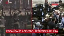 Reforma Laboral Escandalo adentro, represión afuera