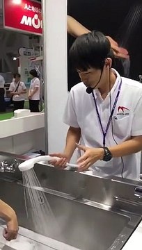 Cette invention japonaise est idéale pour prendre une bonne douche !