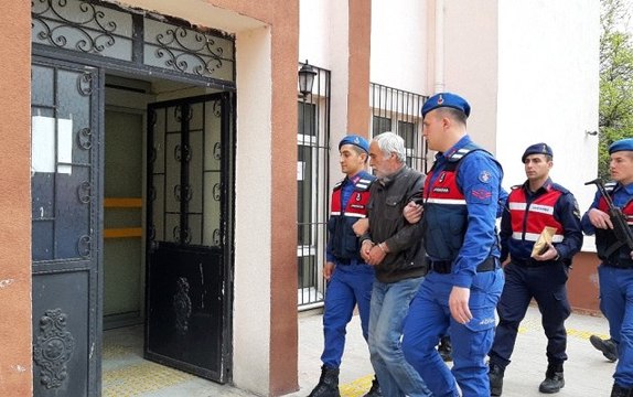 Komşusunu, Engelli Oğluna Cinsel Saldırıda Bulunduğu İçin Öldürmüş