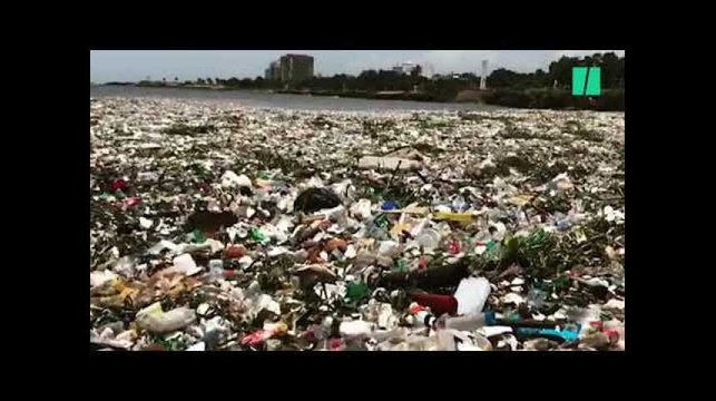 Cette vidéo donne tout son sens à l'expression mer de plastique