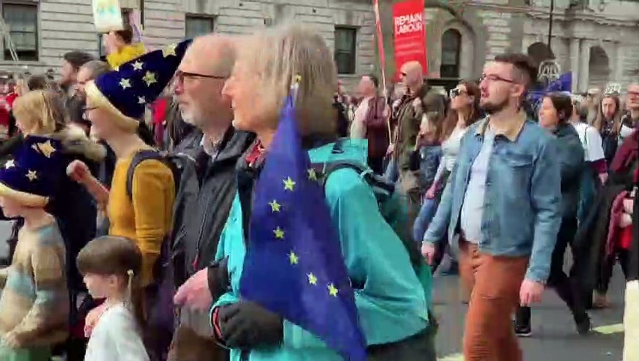 Brexit konusunda yeni referandum yapılmasını isteyen gruplar yürüyüş düzenledi (2) - LONDRA