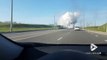 Grosse frayeur quand ce conducteur doit traverser un mur de fumée en pleine autoroute