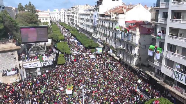 عزم .. حركة شبابية لتأطير الحراك الشعبي بالجزائر