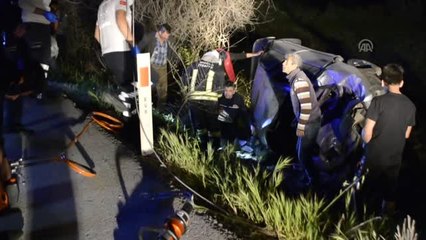 Otomobil Şarampole Devrildi: 1 Ölü, 2 Yaralı