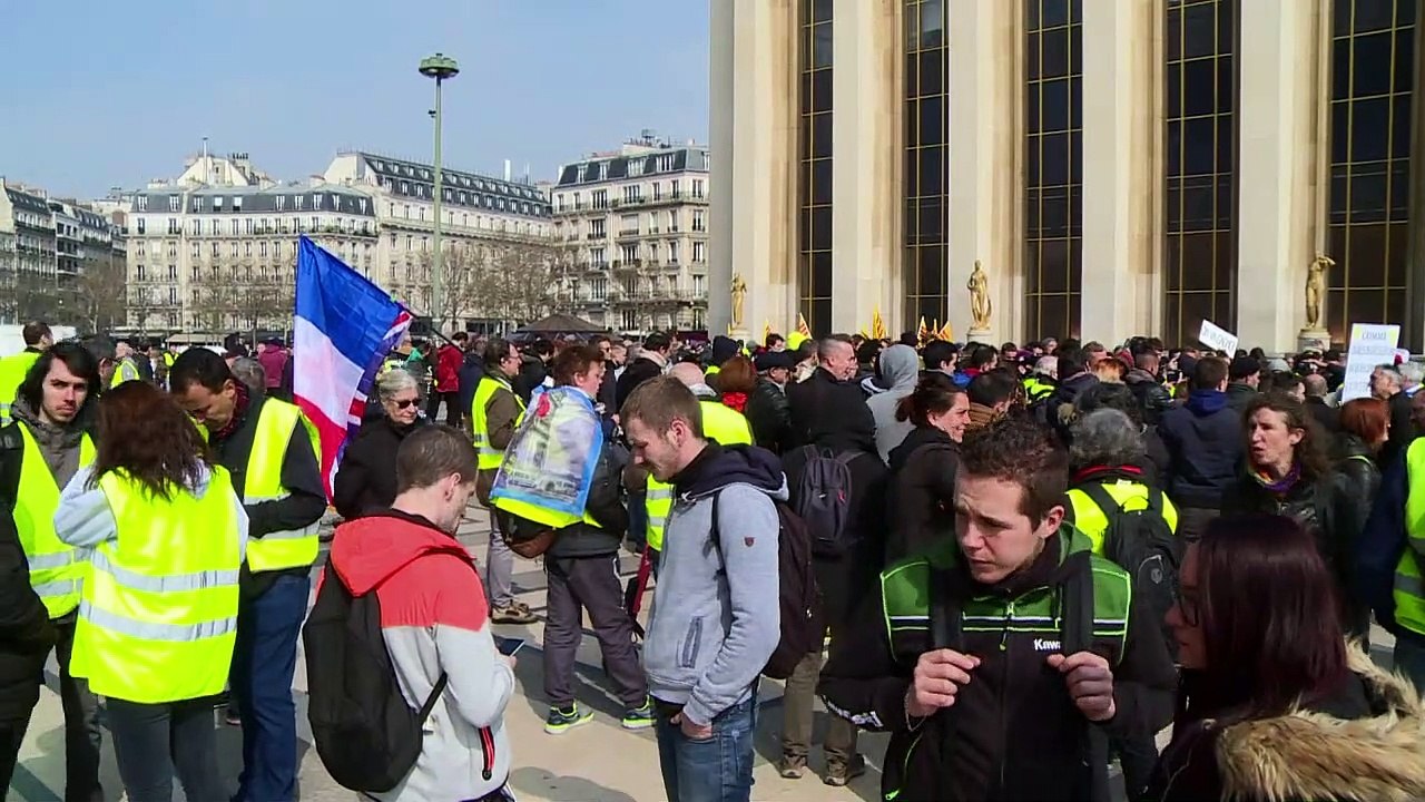 Masivo despliegue de seguridad por chalecos amarillos en Francia