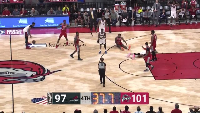 Gary Clark Posts 13 points & 11 rebounds vs. Sioux Falls Skyforce