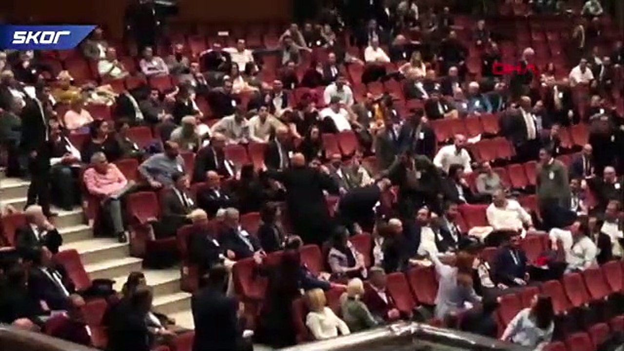Galatasaray Mali Genel Kurulu'nda gerginlik