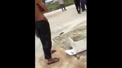 gangsters fight in public