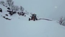 Kar Yağışı ve Tipi Dolayısıyla 8 Köy Yolu Ulaşıma Kapandı