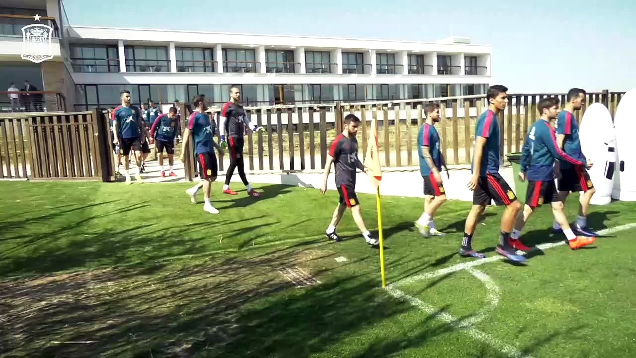 La Selección Española Ya Prepara el Partido f...