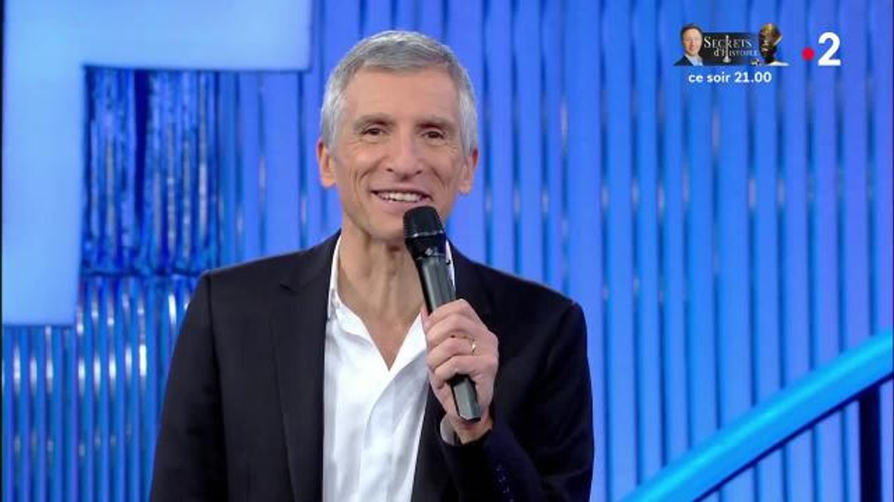 VIDEO. Une choriste de N'oubliez pas les paroles dévoile un sein, Nagui s'en amuse : "Merci pour ce moment de bonheur" :