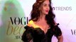 Aishwarya Rai Hot Cleavage Show At Vogue Beauty Awards 2017