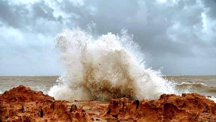 Australia: Cyclone Veronica lashes west coast