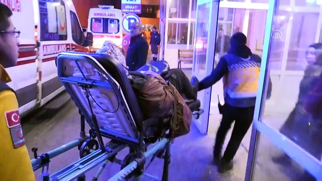 Tır, yolcu otobüsü ve otomobilin karıştığı trafik kazası: 11 yaralı (2) - ERZİNCAN