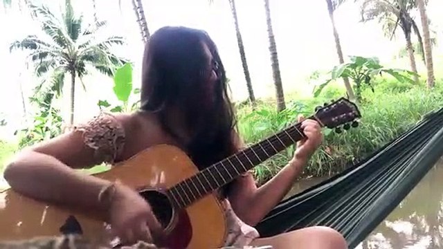 Quand tu casses une corde mais pas de la guitare... FAIL